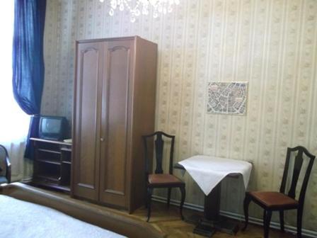 Downtown Studios Vienna Room photo